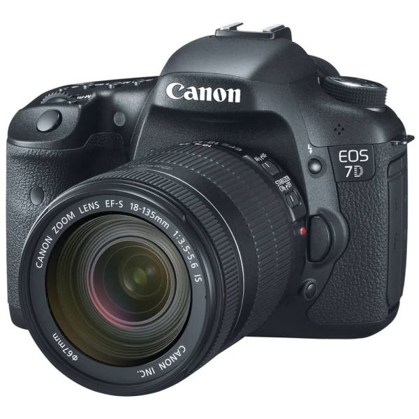 Canon EOS 7D Kit de Camera DSLR con lente 18-135mm Kit