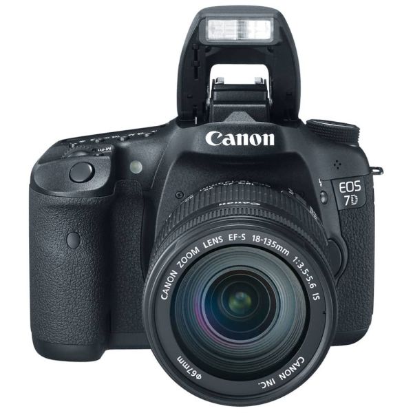 Canon EOS 7D Kit de Camera DSLR con lente 18-135mm Kit