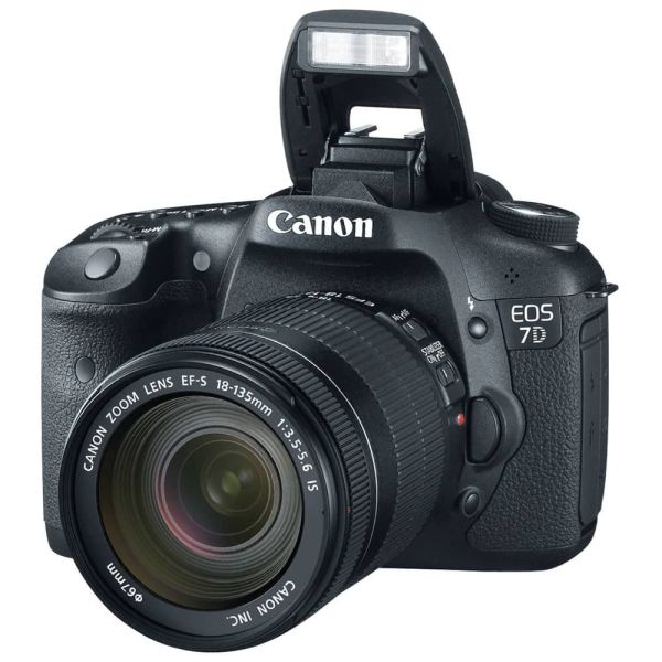 Canon EOS 7D Kit de Camera DSLR con lente 18-135mm Kit