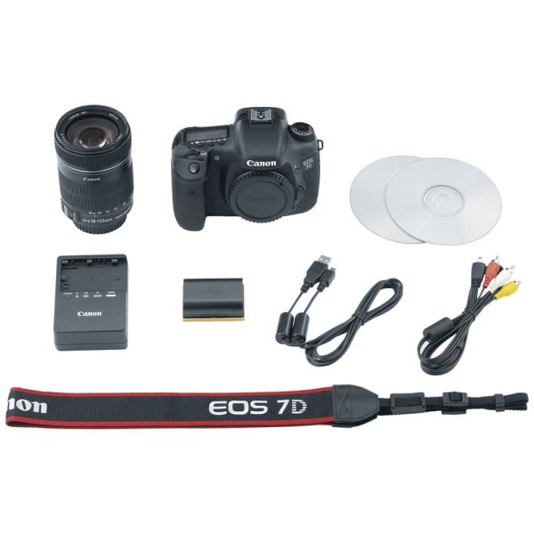 Canon EOS 7D Kit de Camera DSLR con lente 18-135mm Kit