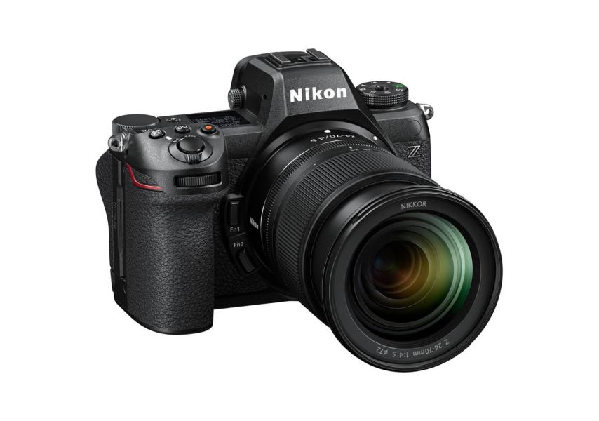 Nikon Z6 III Cámara Digital sin espejo con lente 24-70mm vista de perfil